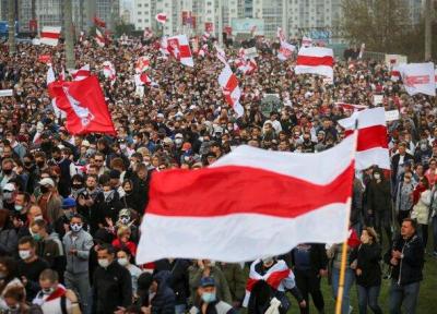تجمع ده ها هزار معترض ضد لوکاشنکو در مینسک