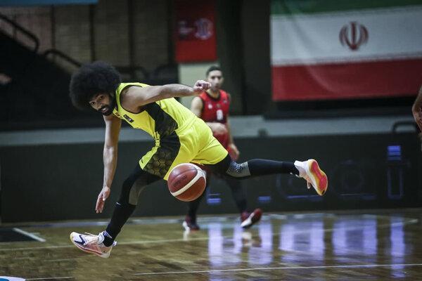 اختلاف تیم بسکتبال فولاد سپاهان با حریفان به میزان 5 امتیاز است