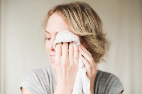 5 درمان خانگی برای از بین بردن جای جوش ، روش استفاده از آب سیب زمینی برای درمان خانگی جوش صورت